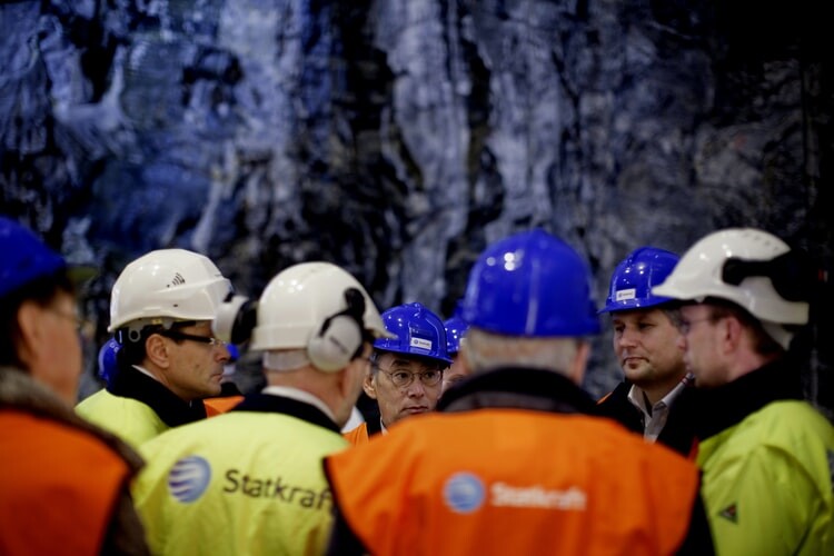 Three Simple Steps to Improve Your English Communication Skills & Grow Your Career as an International Mining Professional